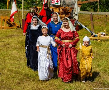 Akcie v meste a regióne / Ohňová show na stredovekom festivale v Kraskove - foto