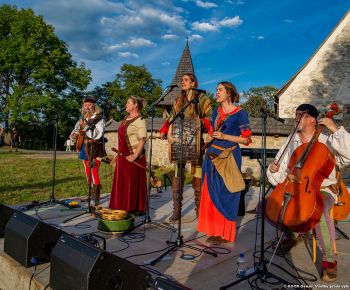 Akcie v meste a regióne / Ohňová show na stredovekom festivale v Kraskove - foto