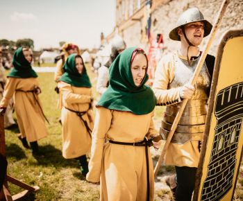 Akcie v meste a regióne / Ohňová show na stredovekom festivale v Kraskove - foto