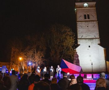 Spravodajstvo z podujatí / Rožňava si pripomenula 35. výročie Novembra ’89 - foto