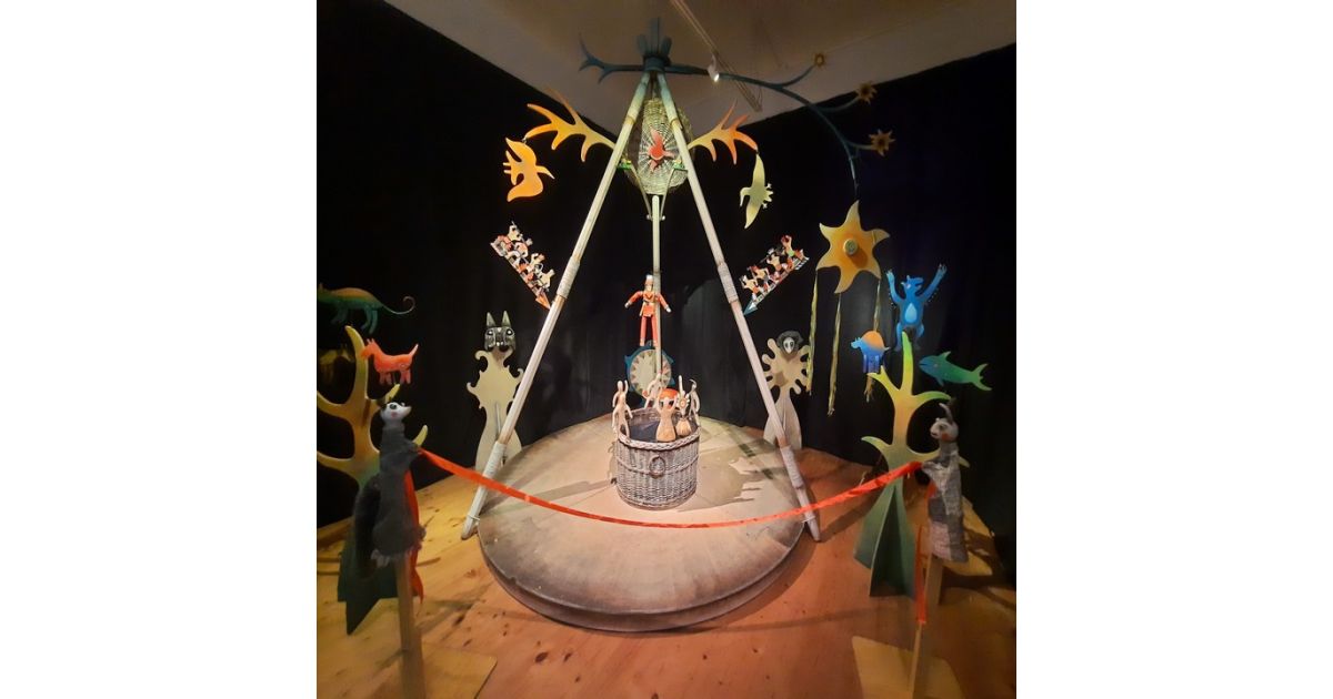 Zázračná ríša bábok a rozprávok/Mesék és bábok varázsbirodalma  -výstava k 25. jubileu Divadla rozprávok-Meseszínház v Rožňave