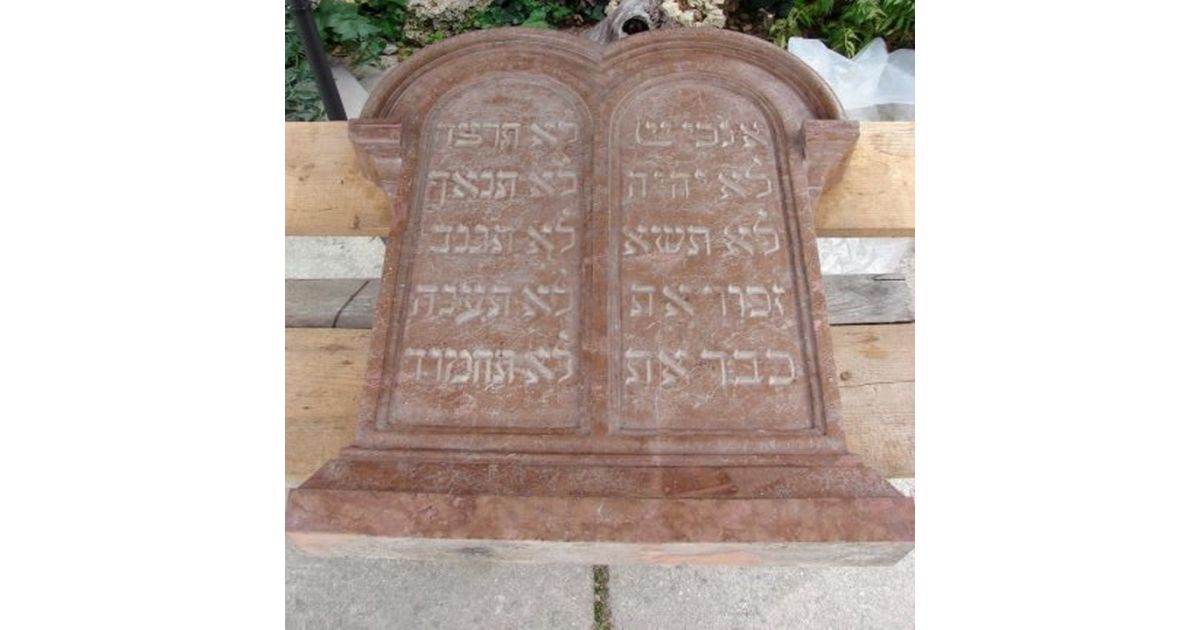 Kamenná tabuľa –  záchrana pamiatky zo synagógy v Rožňave