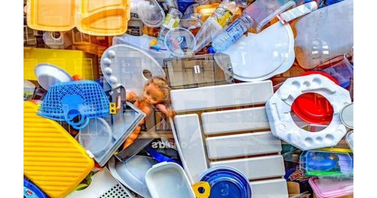 Zber plastov vo vreciach spred rodinných domov dňa 2.11.2018