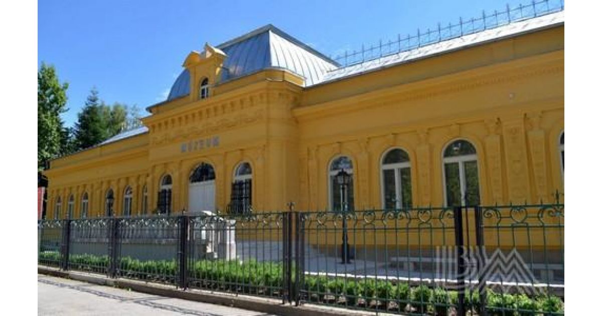 Banícke múzeum má už exponáty bezpečne za fóliou