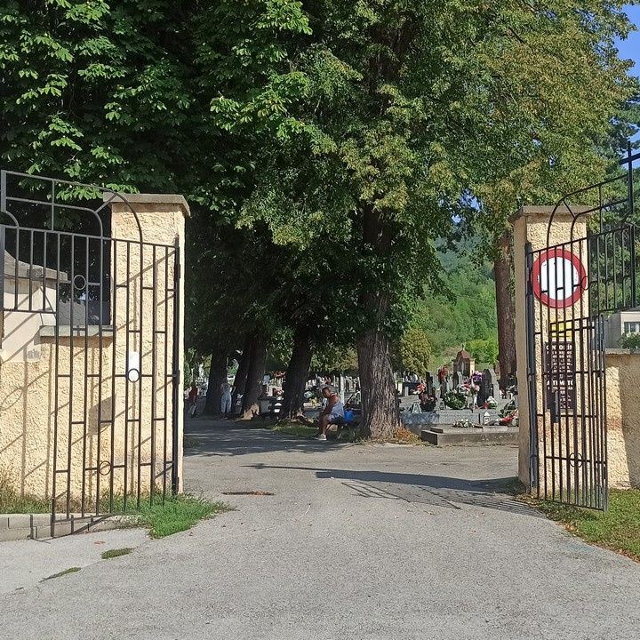 Oznámenie o začatí kosenia mestského cintorína v Rožňave